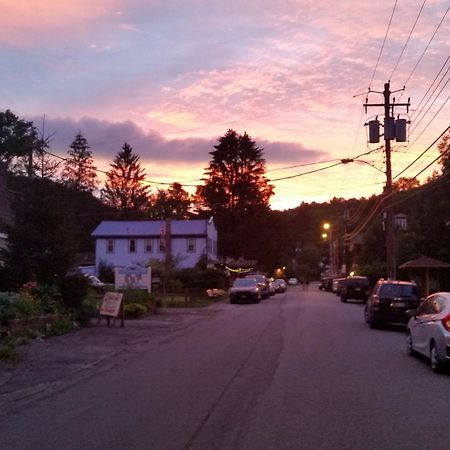 The Wheelhouse Inn Pine Hill Esterno foto