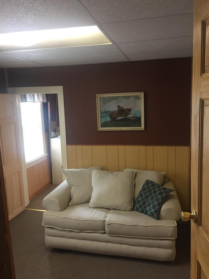 The Wheelhouse Inn Pine Hill Esterno foto