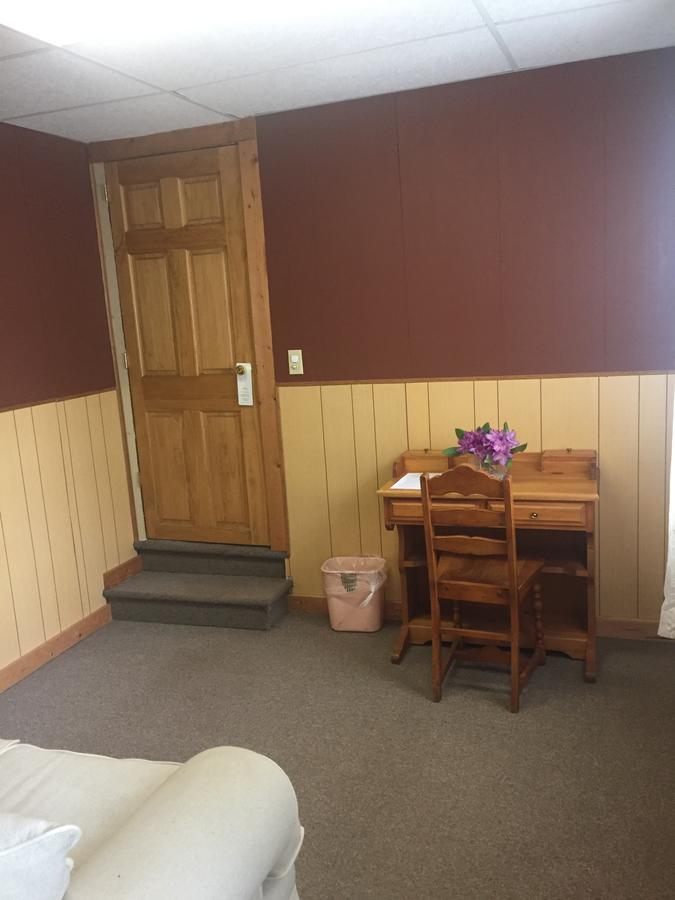 The Wheelhouse Inn Pine Hill Esterno foto