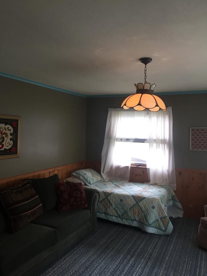The Wheelhouse Inn Pine Hill Esterno foto
