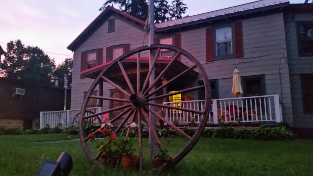 The Wheelhouse Inn Pine Hill Esterno foto